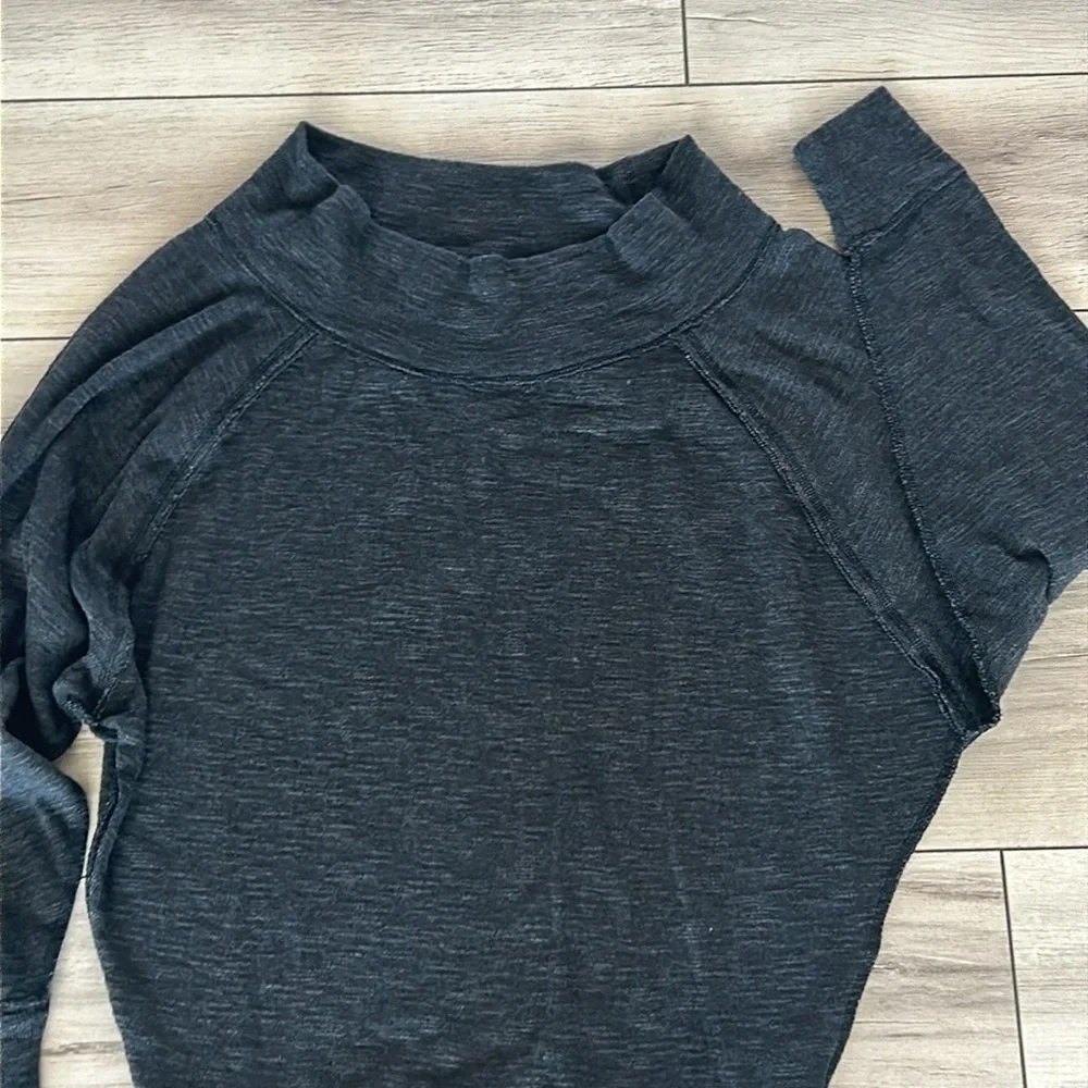 Free People we the free size XS gray dolman sleeve shirt long sleeve